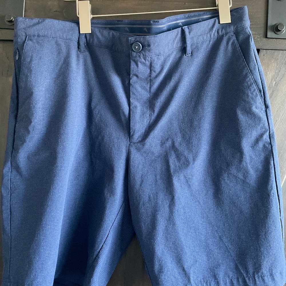 MENS TOMMY BAHAMA SHORTS